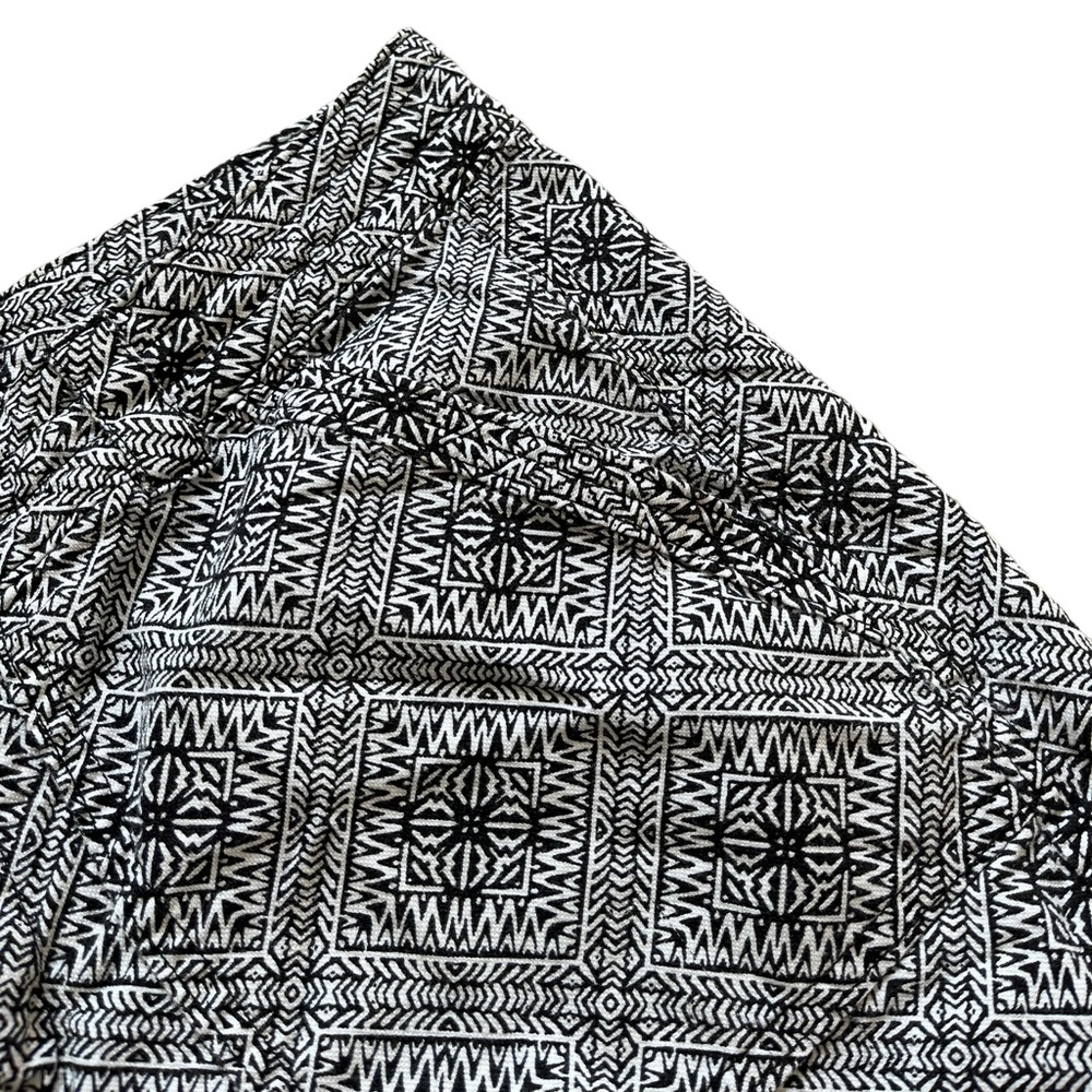 Banana Republic Boho Black & White Aztec Shorts | Women’s 10 - Picture 2 of 7